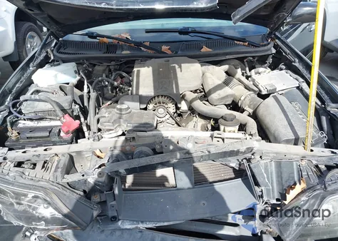 2011 Lincoln Town Car Executive L z USA, uszkodzony, nr VIN 2LNBL8EV5BX759049